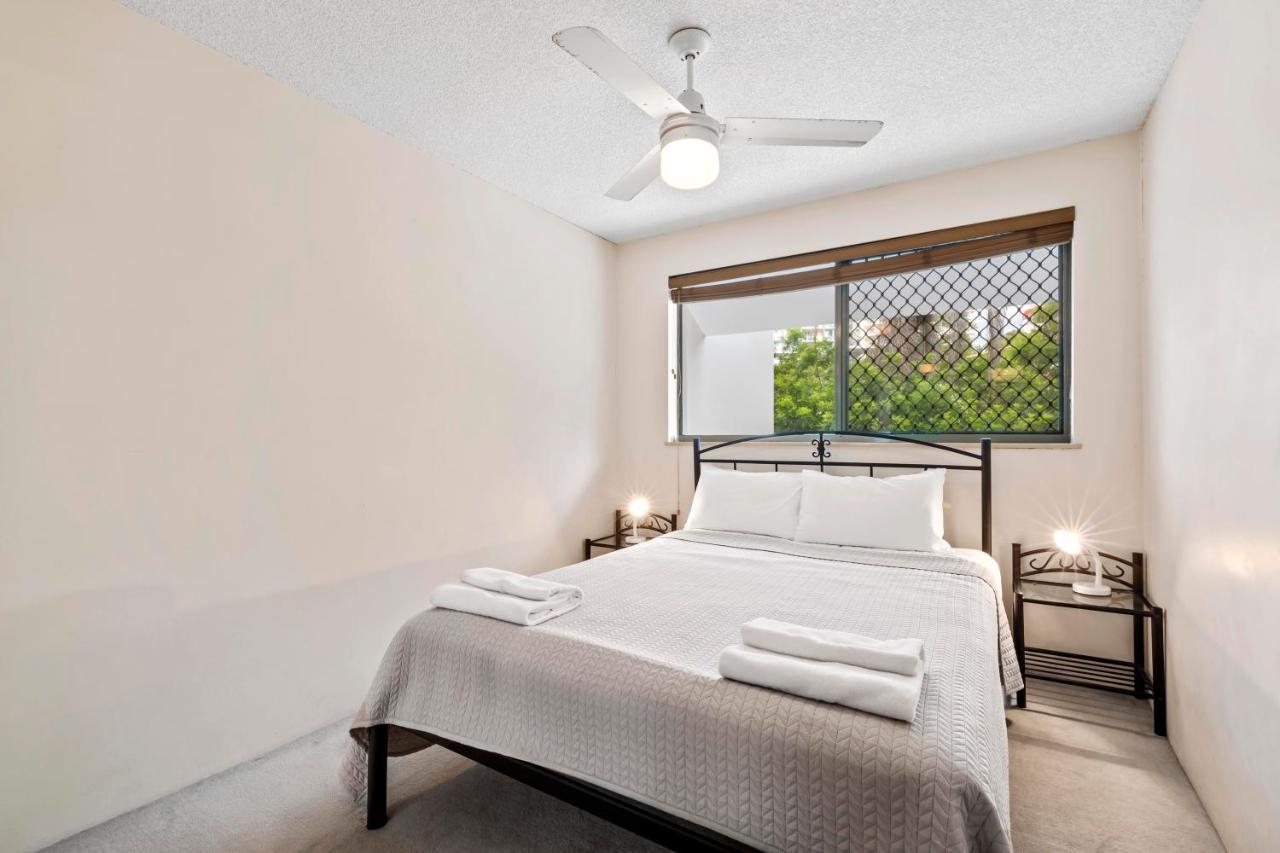 Kings Bay Apartments Калаундра Экстерьер фото