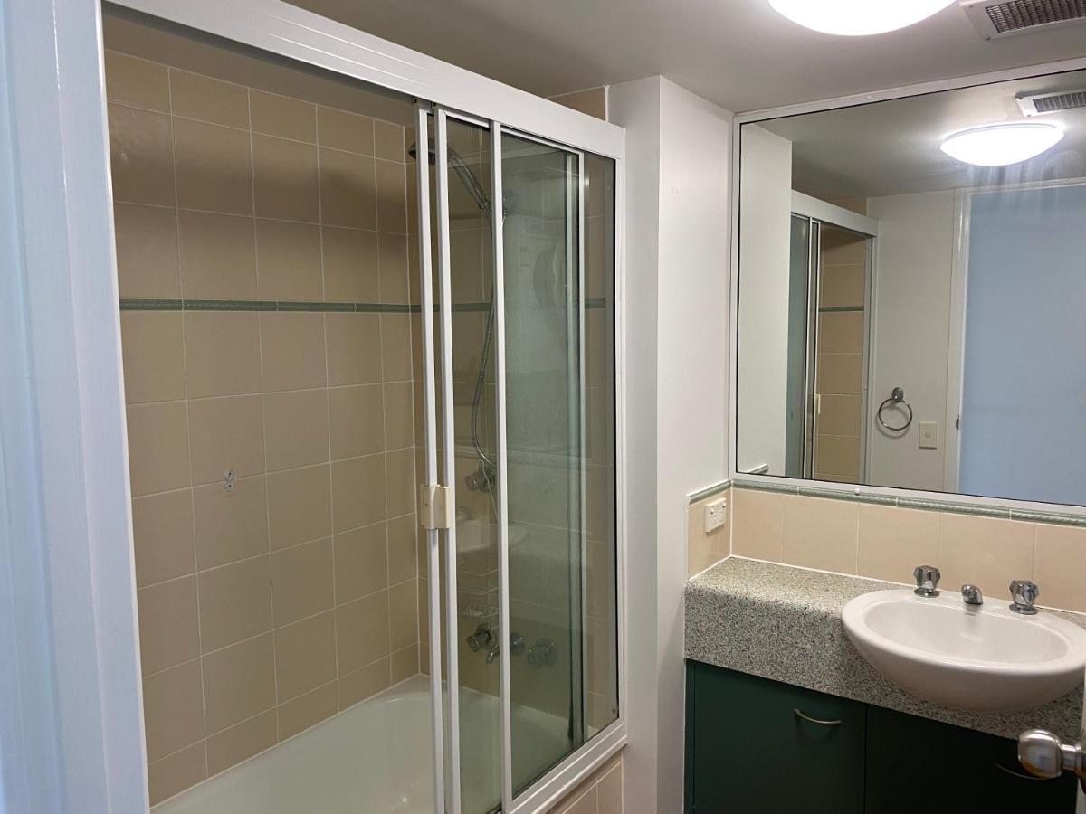Kings Bay Apartments Калаундра Экстерьер фото