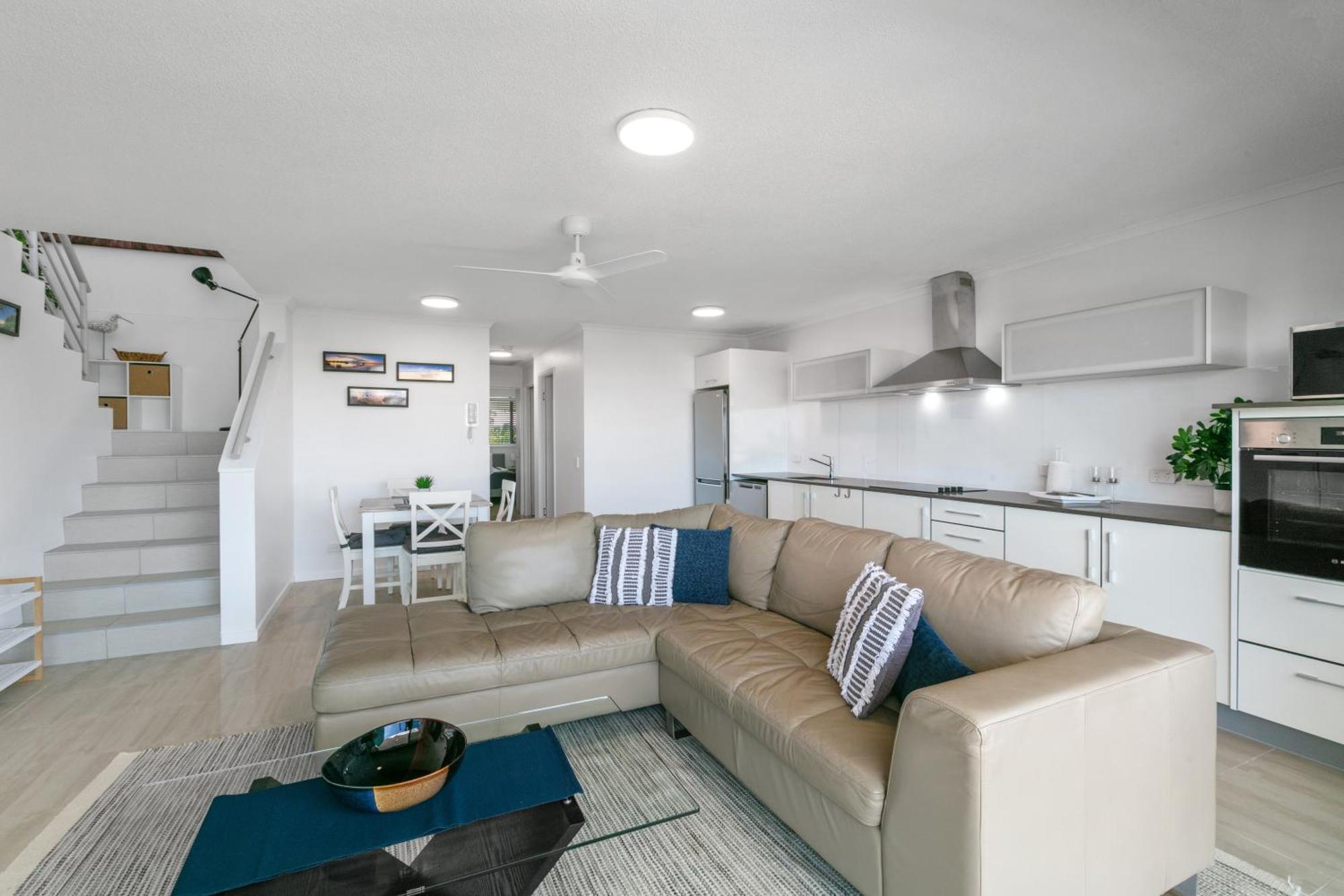 Kings Bay Apartments Калаундра Экстерьер фото