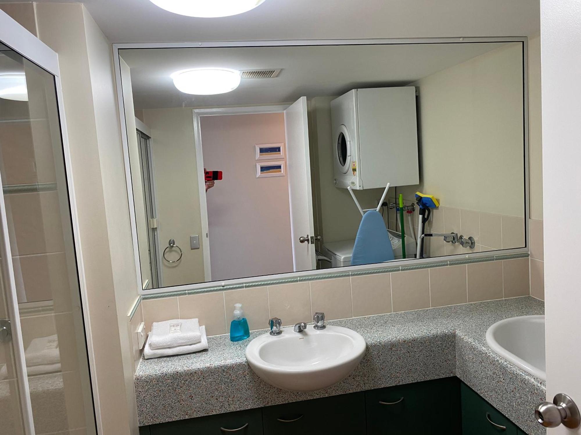 Kings Bay Apartments Калаундра Экстерьер фото
